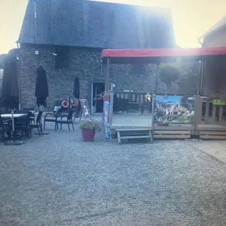 Mobil 10 M Et Mme Colas * Litteau