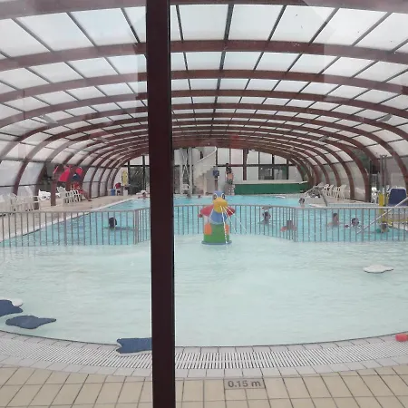 Campingplads Mobil 10 M Et Mme Colas Litteau