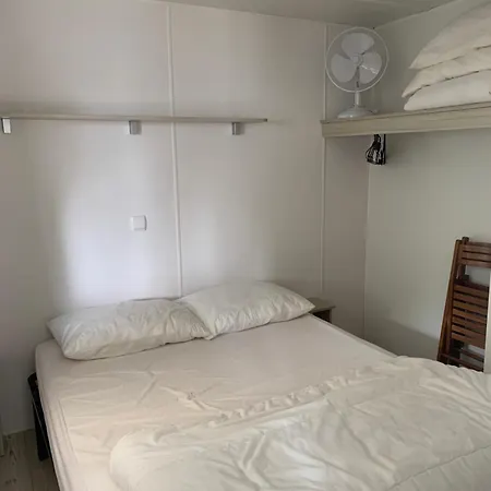 Mobil 10 M Et Mme Colas