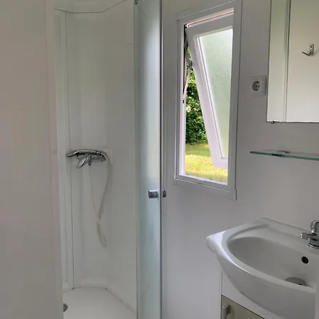 Mobil 10 M Et Mme Colas Campingplads *