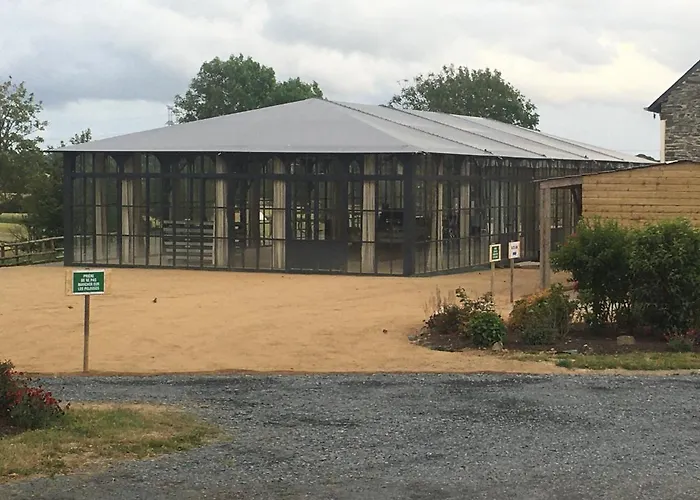 Camping Mobil 10 M Et Mme Colas