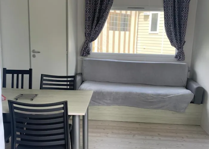 Campingplatz Mobil 10 M Et Mme Colas