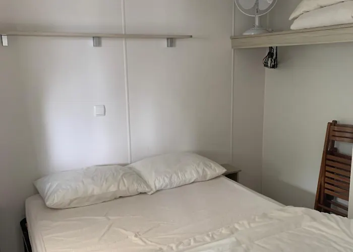 Mobil 10 M Et Mme Colas