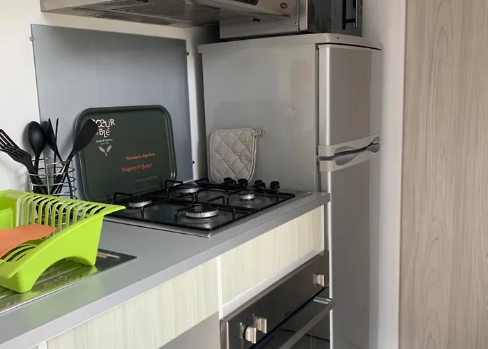 Mobil 10 M Et Mme Colas Campingplatz *